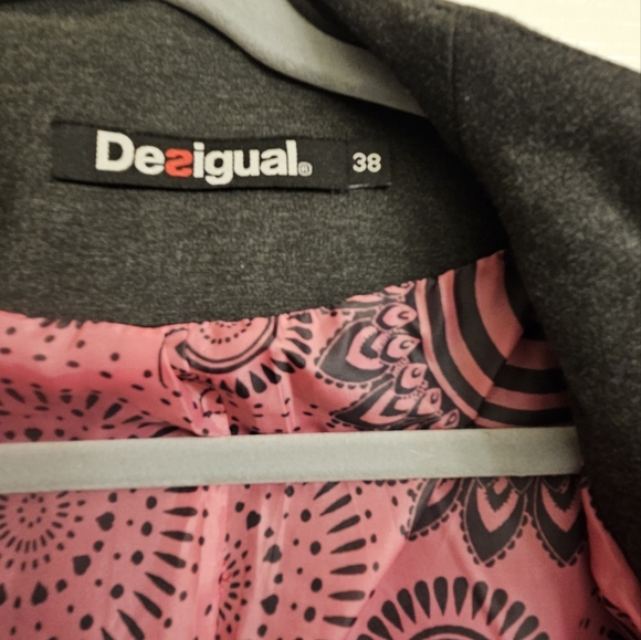 Desigual Gray Blazer with Pink Lining And Surprise Lapel Embroidery - Picture 4 of 5